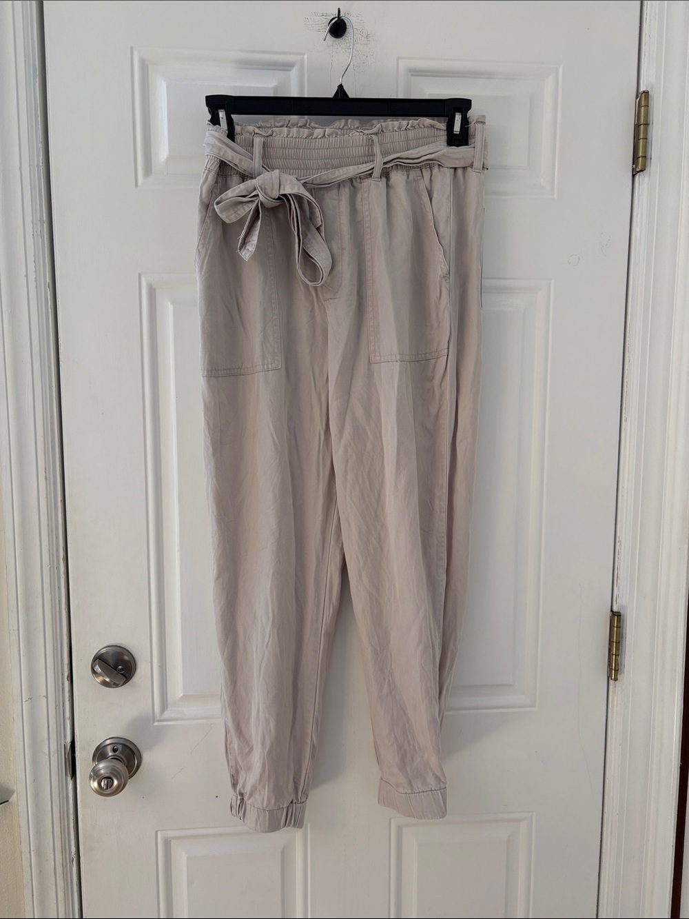 Abercrombie Tan Belted Jogger pants sz Medium